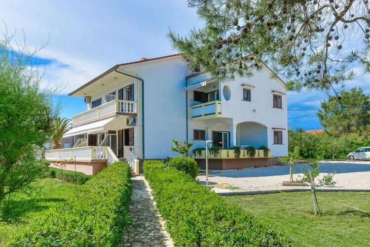 Apartments In House Liveric In Vir At The Beach Eksteriør billede